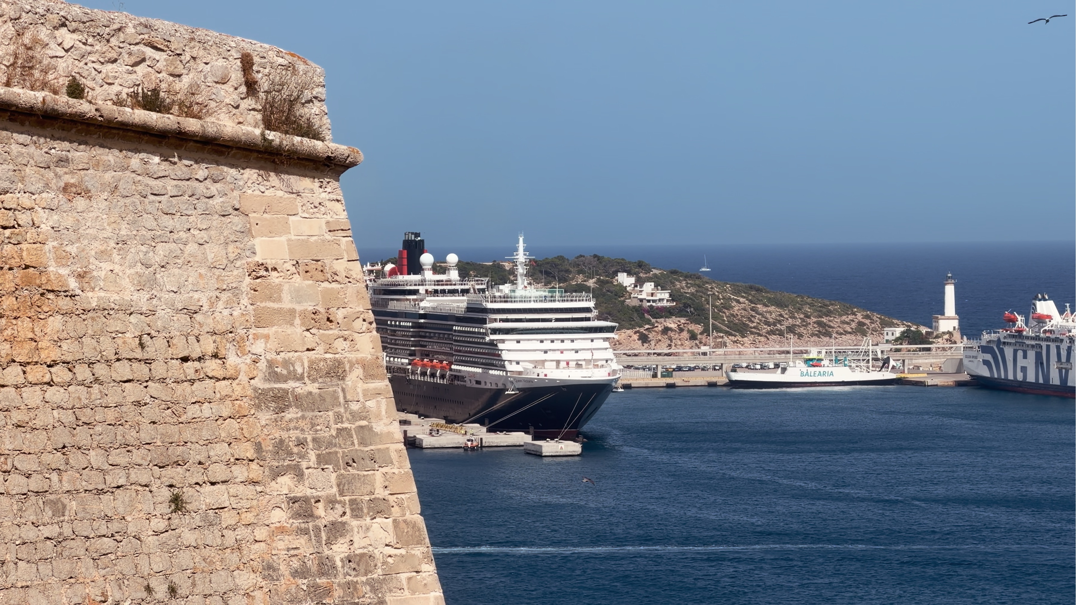 Queen Victoria Ship Tour: Cunard's Middle Sister, Every Deck Explored