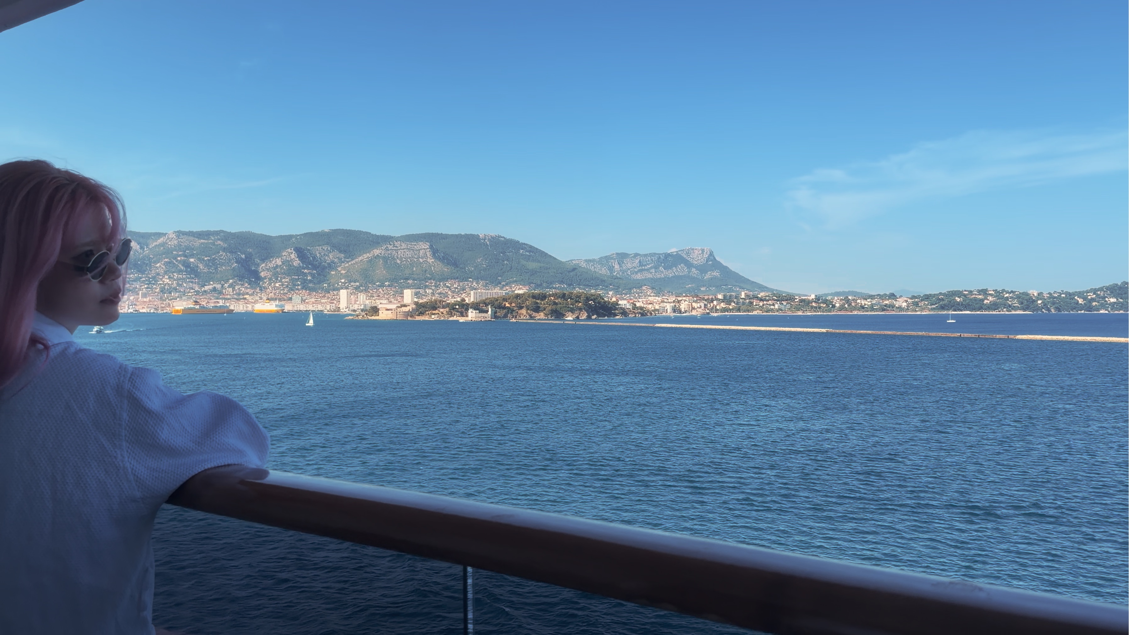 Queen Victoria Ship Tour: Cunard's Middle Sister, Every Deck Explored still